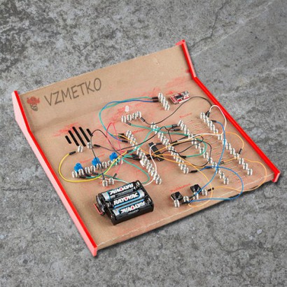 Plošča z vzmetmi za napredne poizkuse iz elektronike 